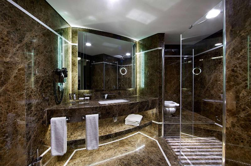 Doubletree By Hilton Istanbul Gayrettepe - Oda