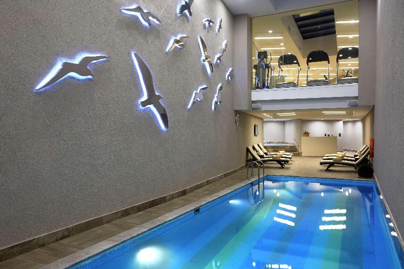 Doubletree By Hilton Istanbul Gayrettepe - Havuz
