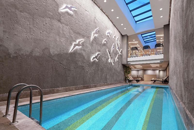 Doubletree By Hilton Istanbul Gayrettepe - Havuz