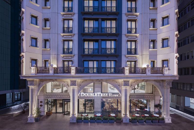 Doubletree By Hilton Istanbul Gayrettepe - Teras