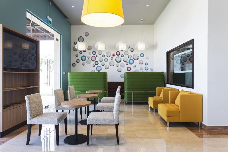 Park Inn by Radisson Hotel & Residence Duqm - Bar