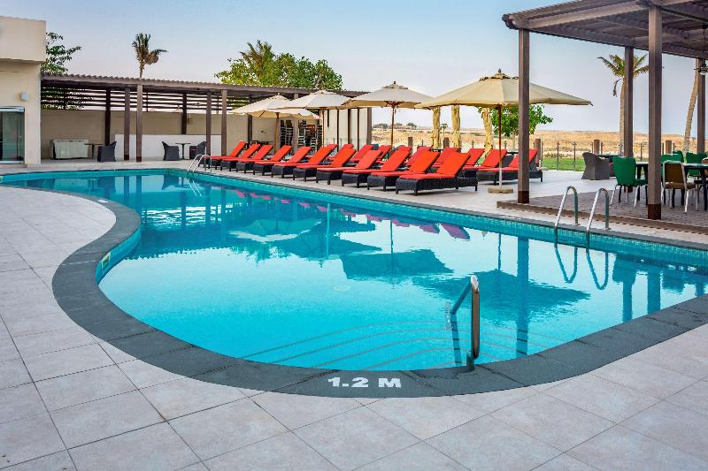Park Inn by Radisson Hotel & Residence Duqm - Havuz