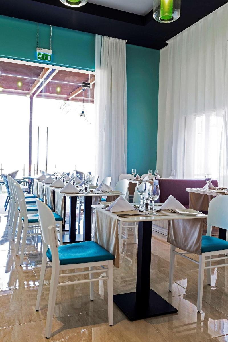Park Inn by Radisson Hotel & Residence Duqm - Restoran