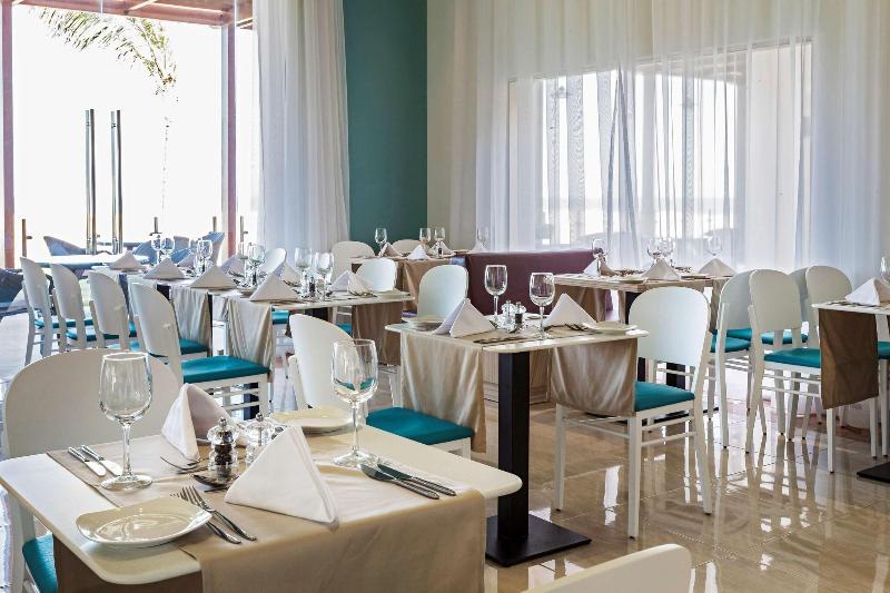 Park Inn by Radisson Hotel & Residence Duqm - Restoran