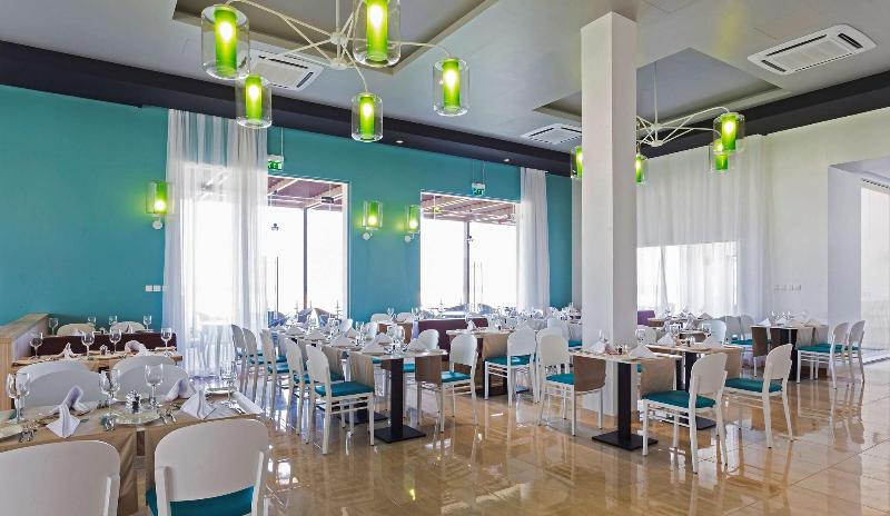 Park Inn by Radisson Hotel & Residence Duqm - Restoran