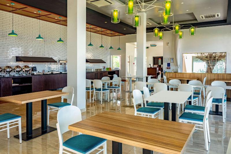 Park Inn by Radisson Hotel & Residence Duqm - Restoran