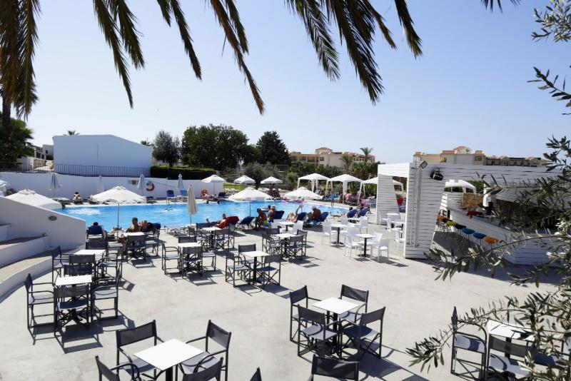 Ellia Hotel - Lobi