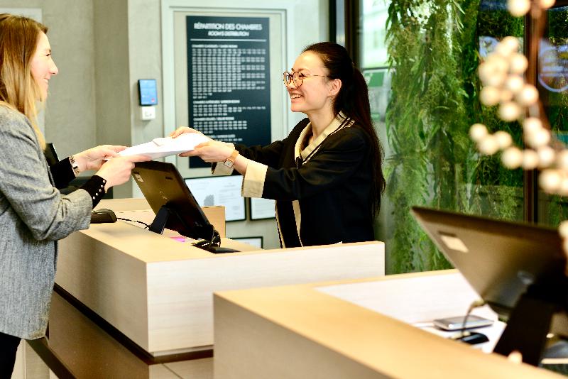 Radisson Bly CDG Airport Havaalanı - Lobi