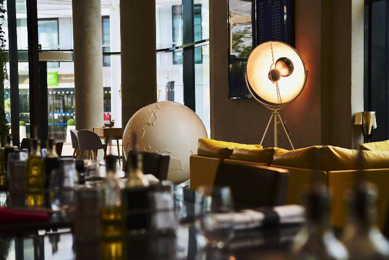 Radisson Bly CDG Airport Havaalanı - Lobi