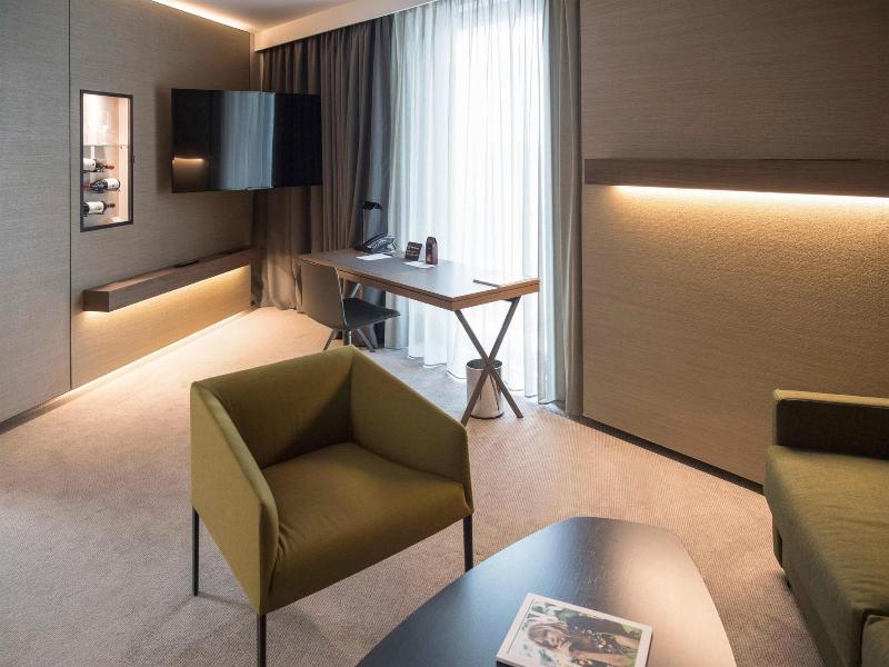 Radisson Bly CDG Airport Havaalanı - Genel