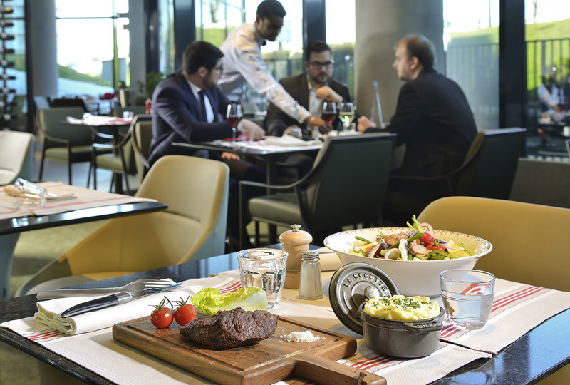 Radisson Bly CDG Airport Havaalanı - Restoran