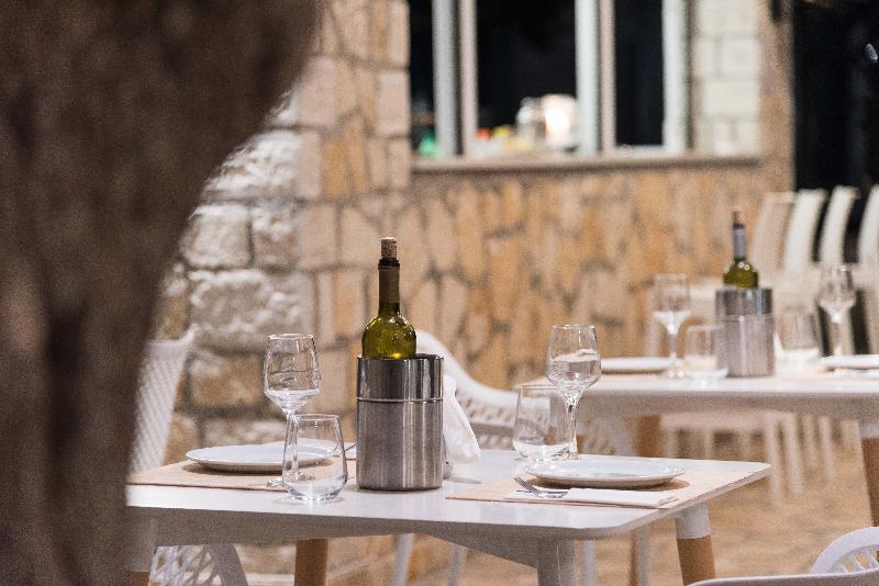 BOHOTEL Eleonas & Annex Apartments - Restoran