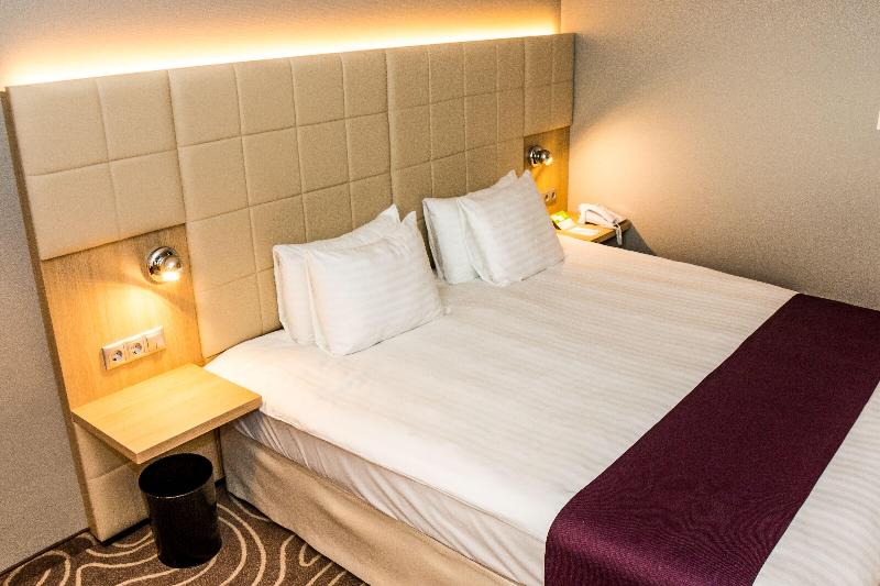 Holiday Inn Budapest - Budaors - Oda