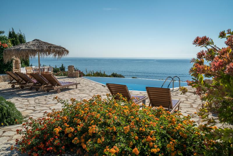 Blue Caves Villas - Genel
