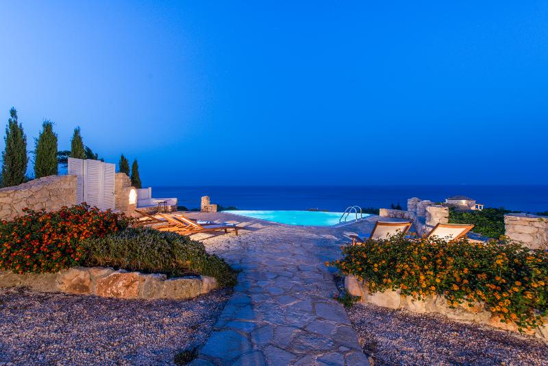 Blue Caves Villas - Genel