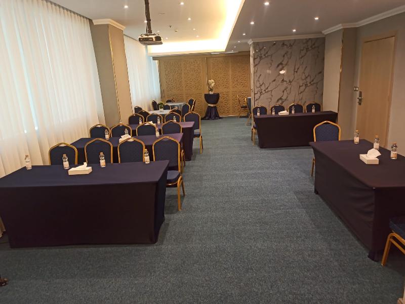 Saraya Corniche Hotel - Toplantı