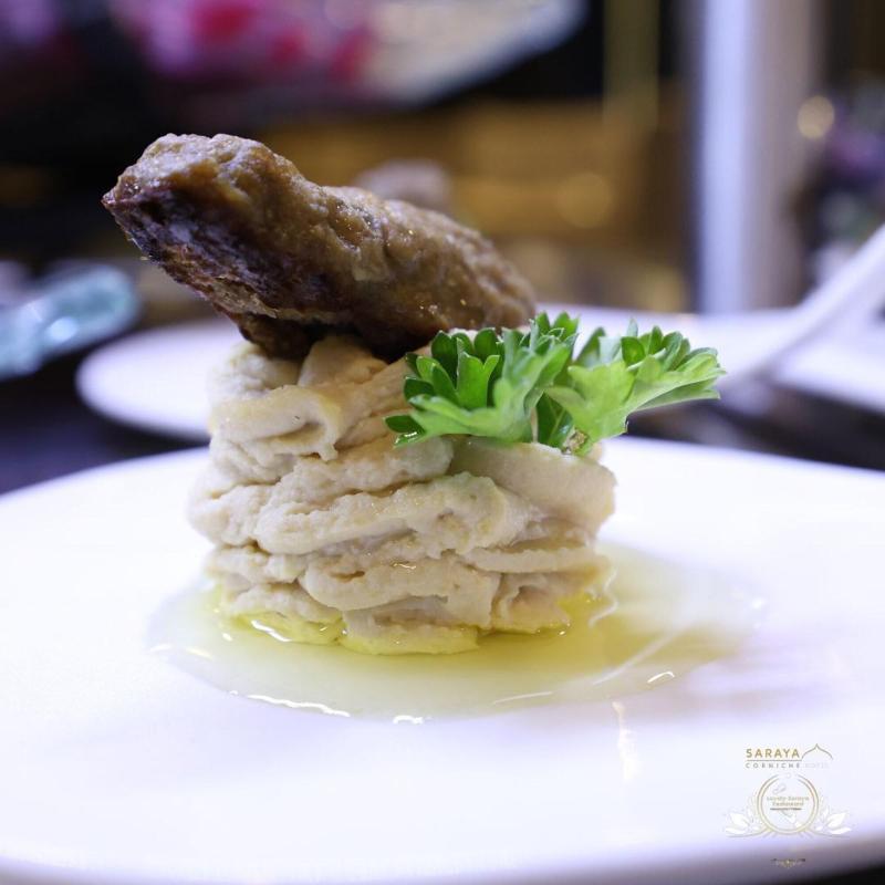 Saraya Corniche Hotel - Restoran
