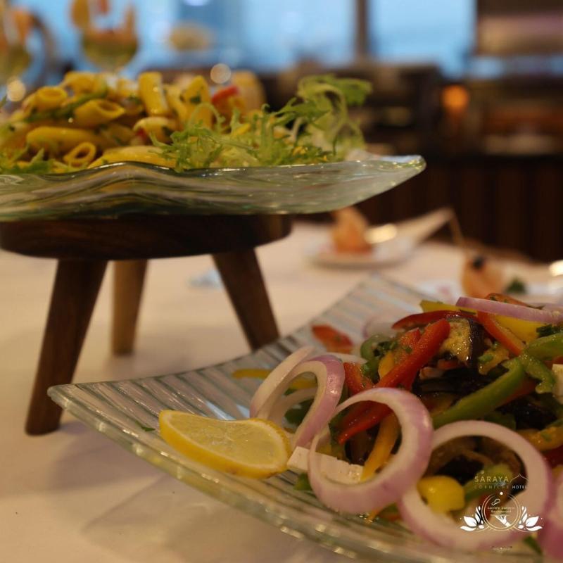 Saraya Corniche Hotel - Restoran