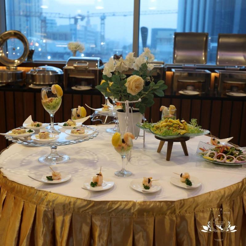 Saraya Corniche Hotel - Restoran