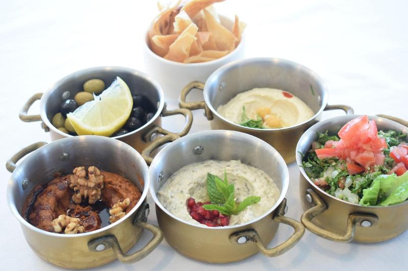 Saraya Corniche Hotel - Restoran