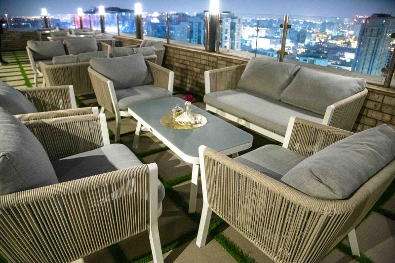 Saraya Corniche Hotel - Teras