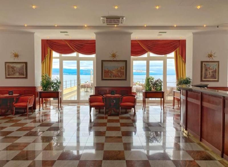 Hotel Savoy - Lobi