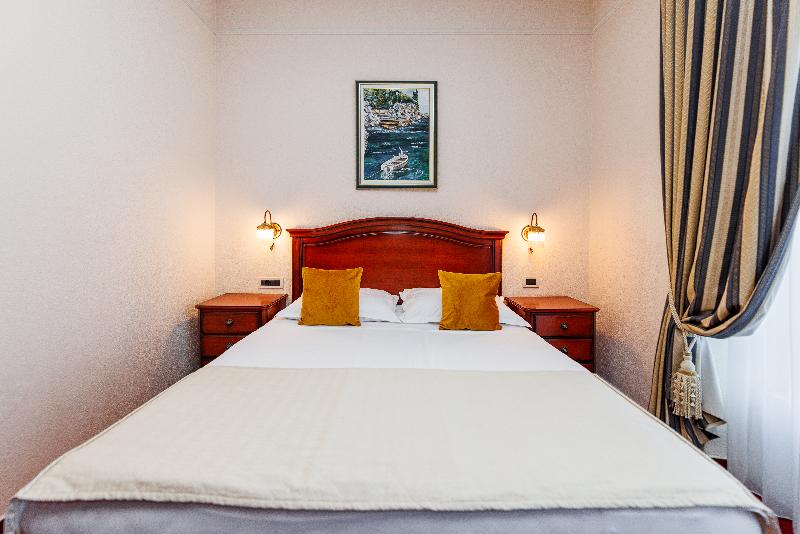 Hotel Savoy - Oda