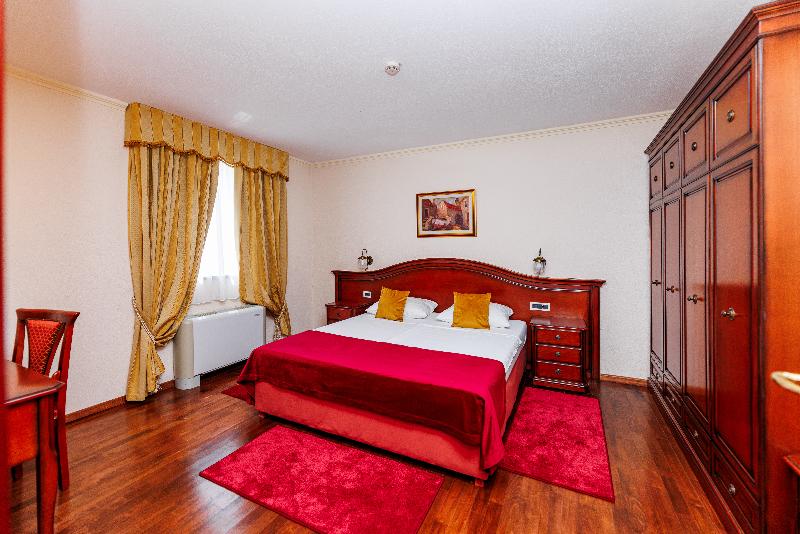 Hotel Savoy - Oda