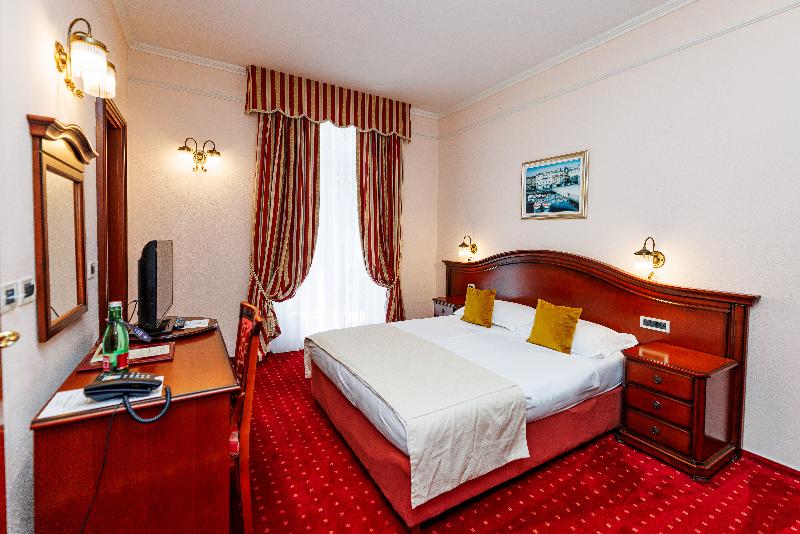 Hotel Savoy - Oda