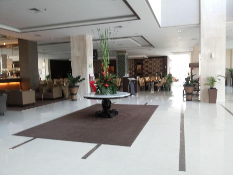 Horison Ultima Riss Yogyakarta - Lobi