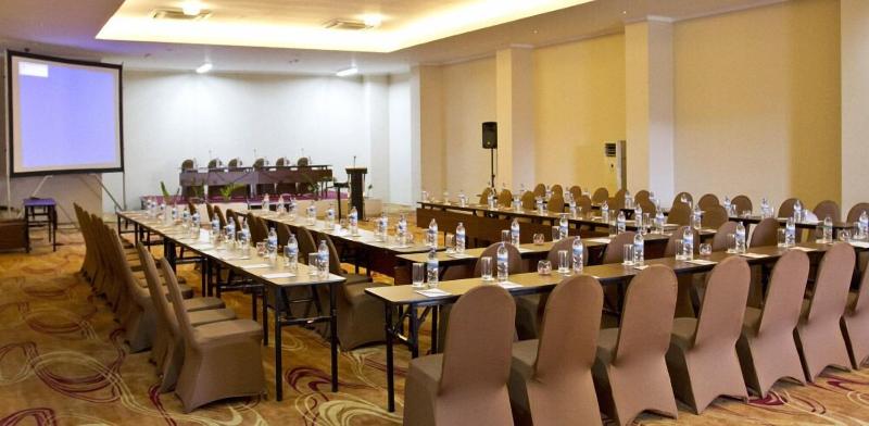 Horison Ultima Riss Yogyakarta - Toplantı
