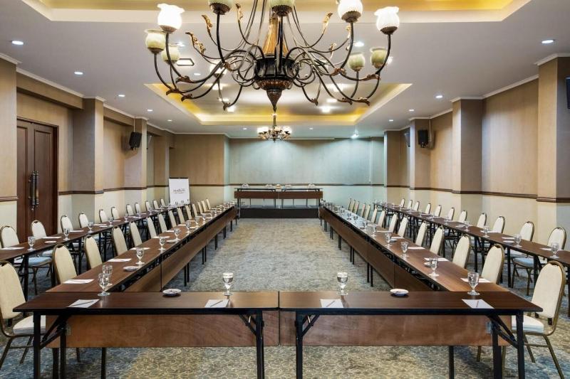 Horison Ultima Riss Yogyakarta - Toplantı