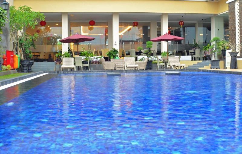 Horison Ultima Riss Yogyakarta - Havuz