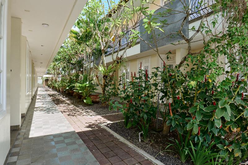 SOLTERRA SEMINYAK Boutique Hotel & Spa - Teras
