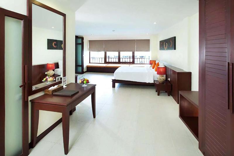 Arinara Beach Resort Phuket - Oda