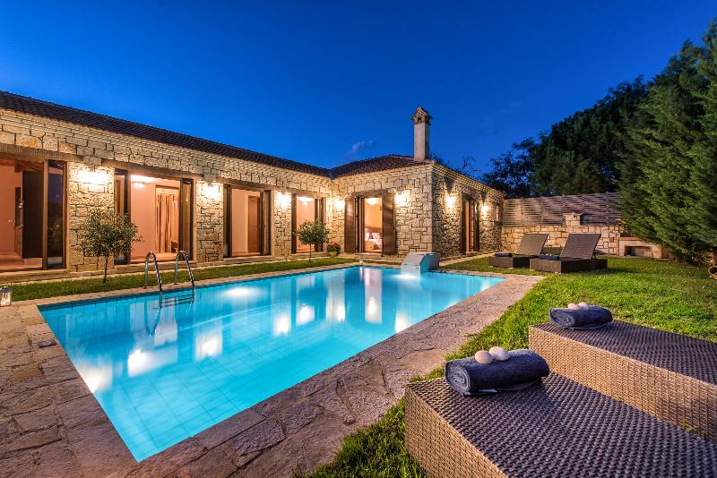 Astarte Villas - Kyveli  Luxurious  Private Villa - Havuz