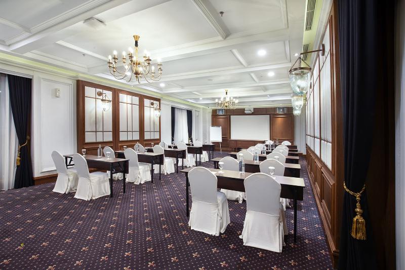 THE 1O1 Bogor Suryakancana - Toplantı