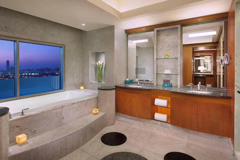 The Nile Ritz-Carlton, Cairo - Oda
