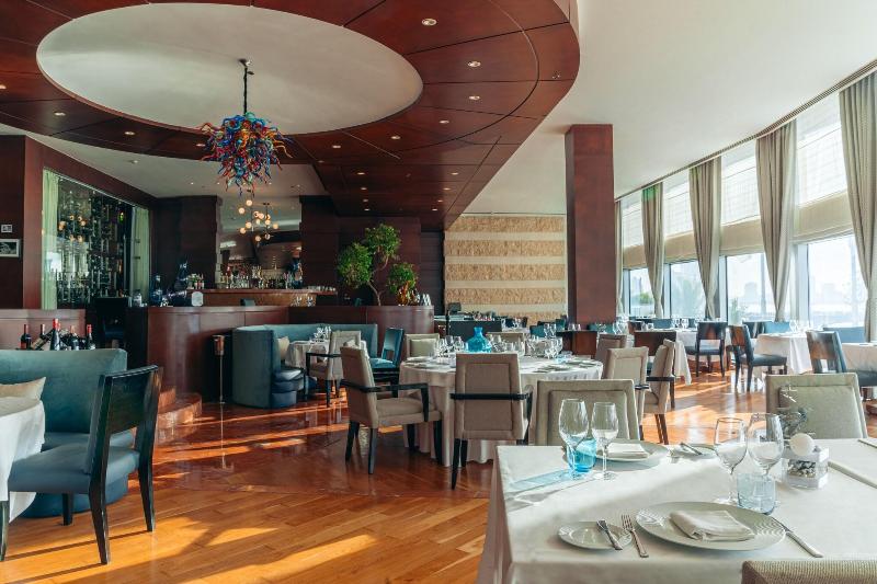The Nile Ritz-Carlton, Cairo - Restoran