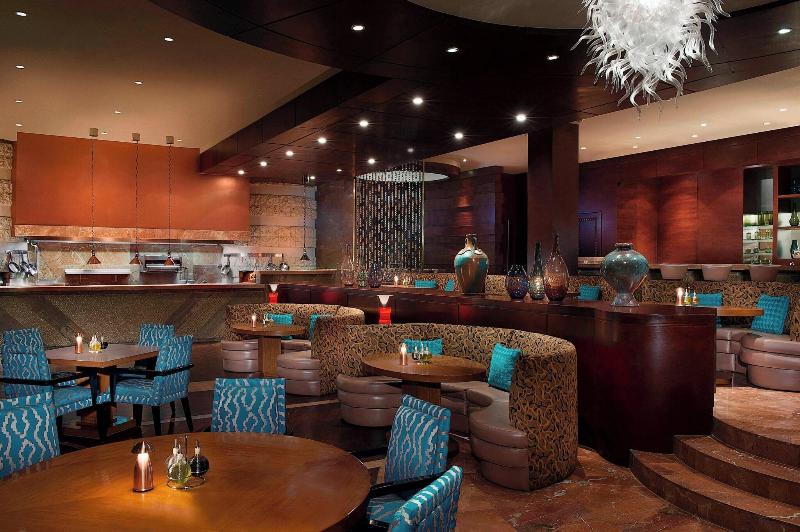The Nile Ritz-Carlton, Cairo - Restoran