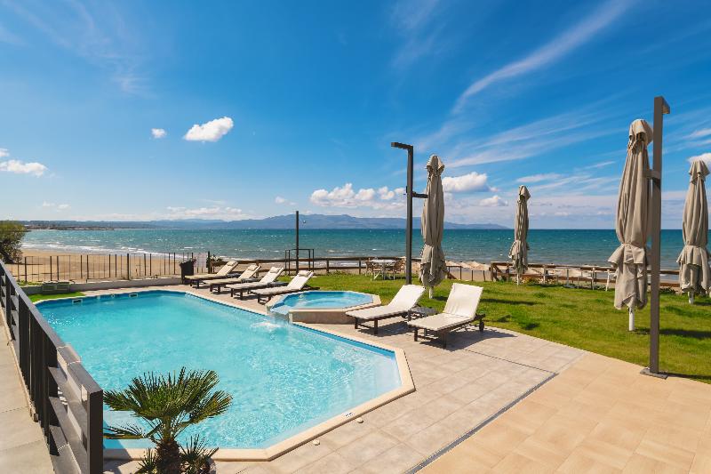 Elia Agia Marina Beach Hotel - Havuz