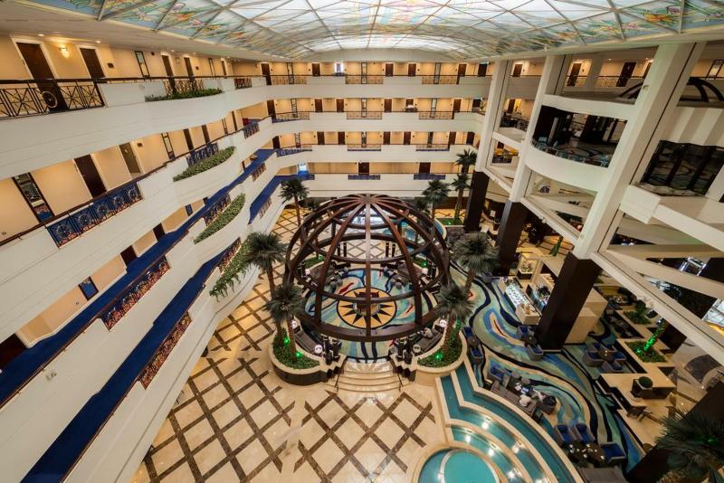 Movenpick Grand Al Bustan Hotel - Lobi