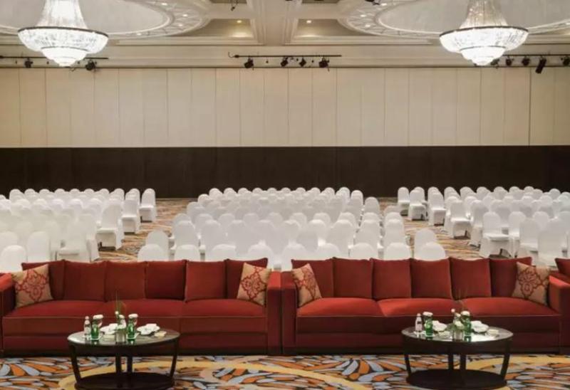 Movenpick Grand Al Bustan Hotel - Toplantı