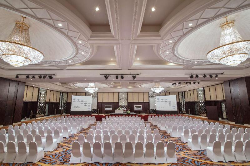 Movenpick Grand Al Bustan Hotel - Toplantı