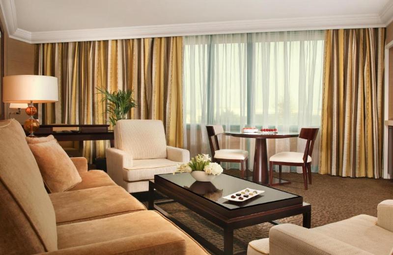 Movenpick Grand Al Bustan Hotel - Oda