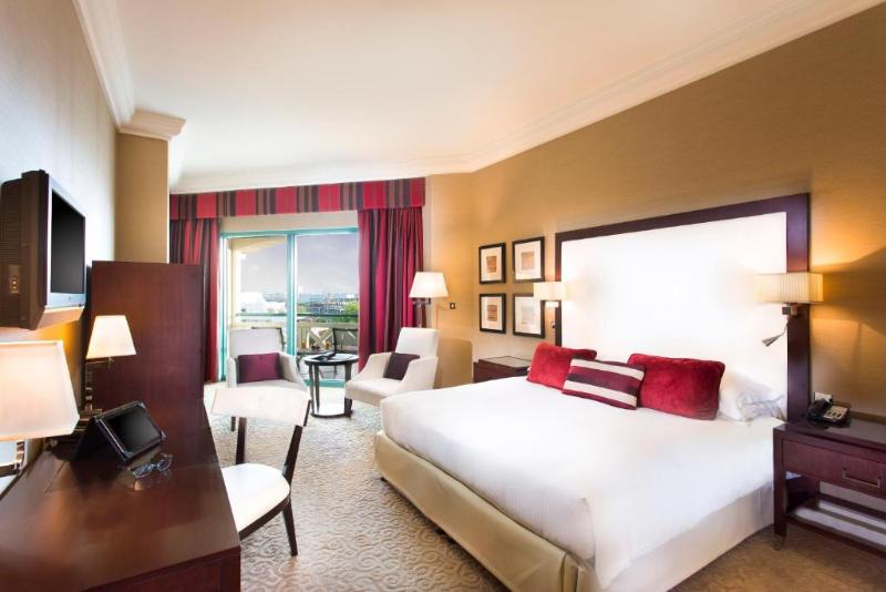 Movenpick Grand Al Bustan Hotel - Oda