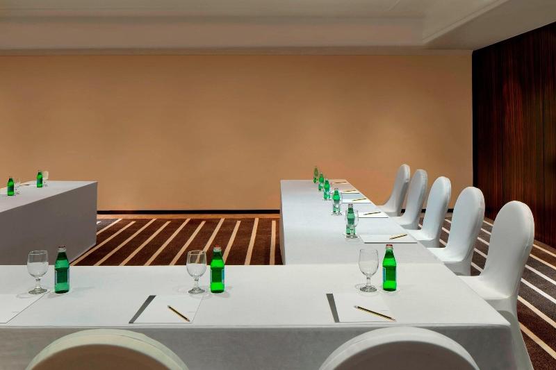 Le Meridien Dubai Hotel & Conference Centre - Toplantı