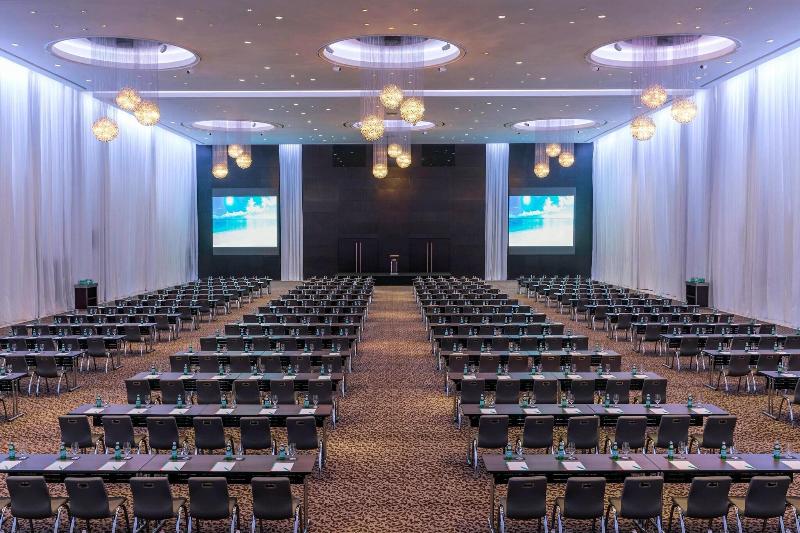 Le Meridien Dubai Hotel & Conference Centre - Toplantı