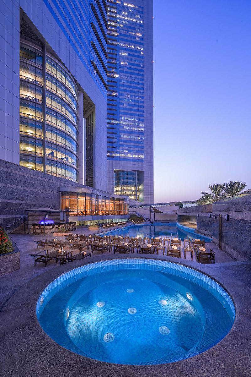 Jumeirah Emirates Towers Dubai - Havuz