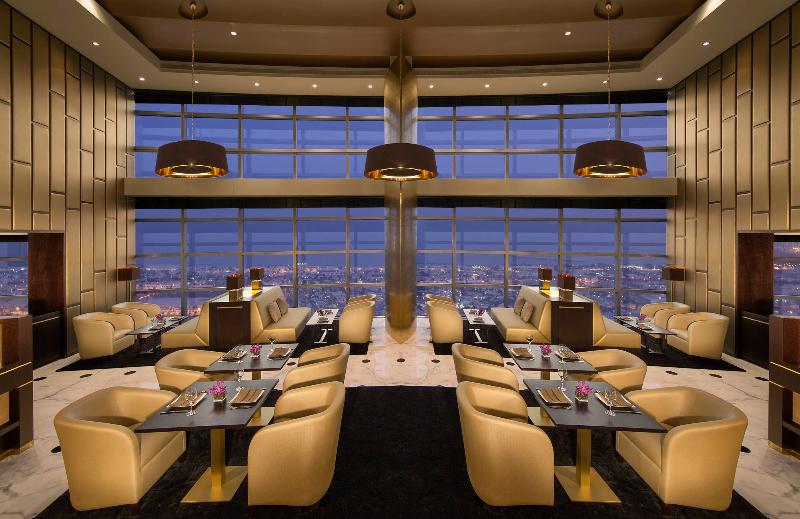 Jumeirah Emirates Towers Dubai - Restoran